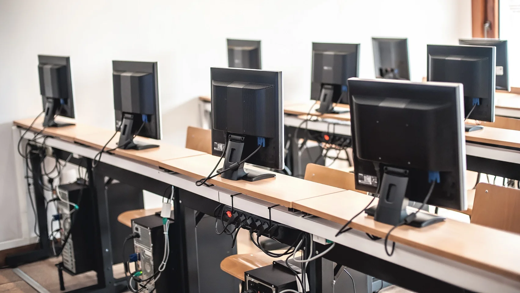 Компьютерный школьный учебный кабинет